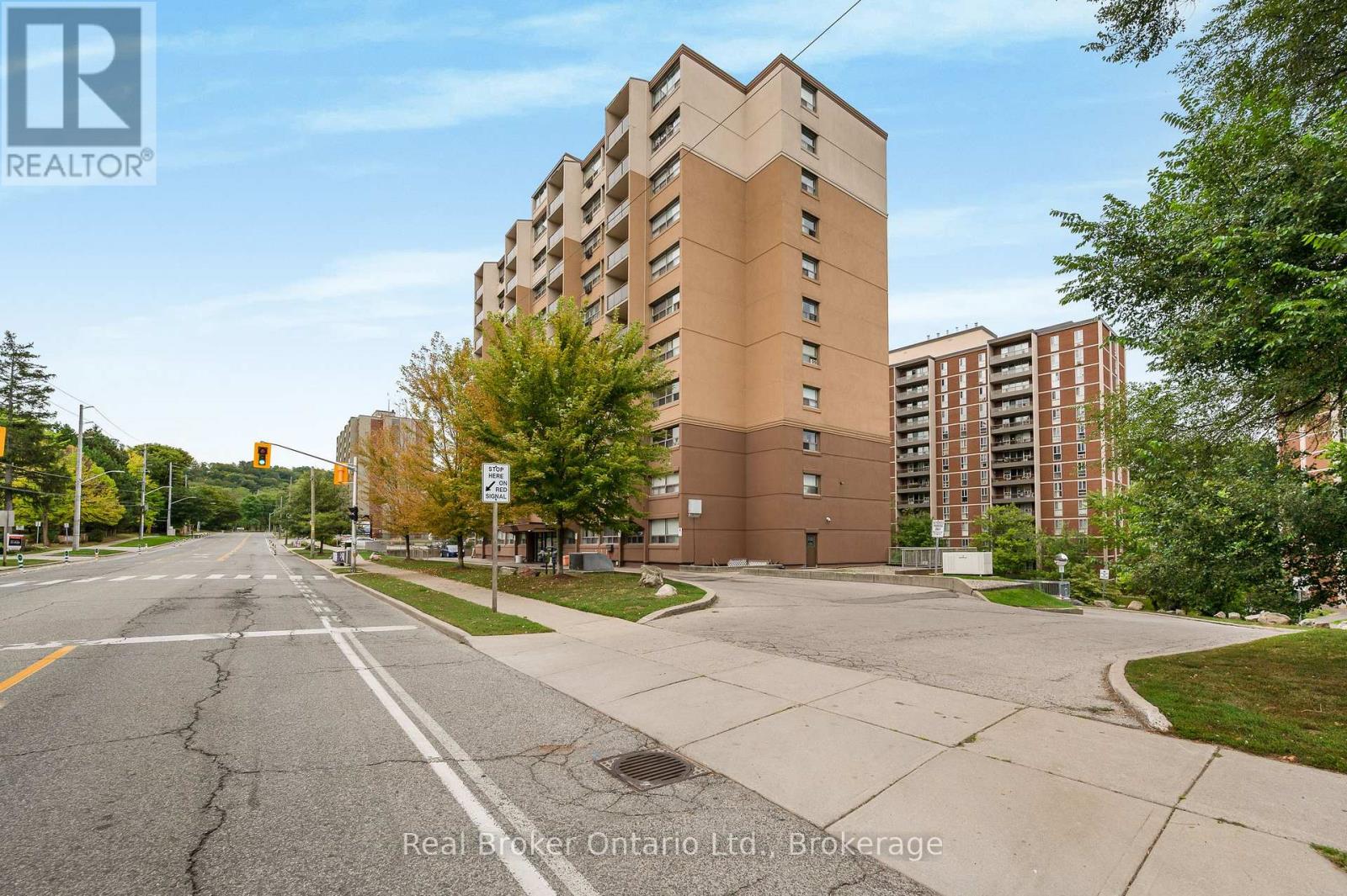 802 - 1950 Main Street W, Hamilton, Ontario  L8S 4M9 - Photo 2 - X13803758