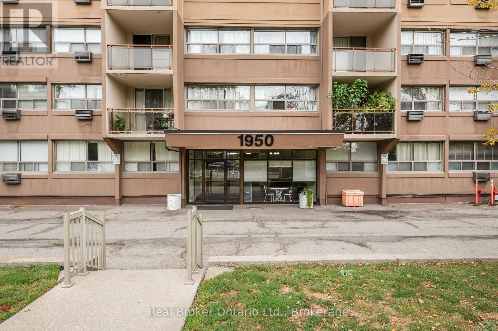 802 - 1950 Main Street W, Hamilton, Ontario  L8S 4M9 - Photo 3 - X13803758