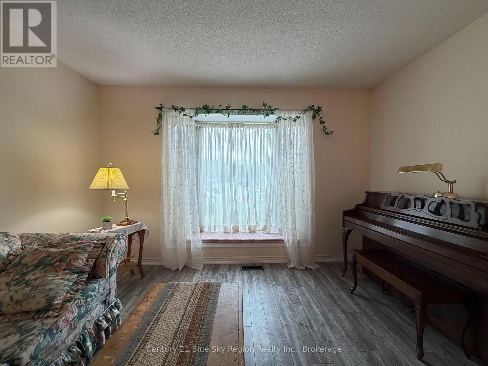 8 Found Court, North Bay (Birchaven), Ontario  P1A 4E5 - Photo 10 - X13803880