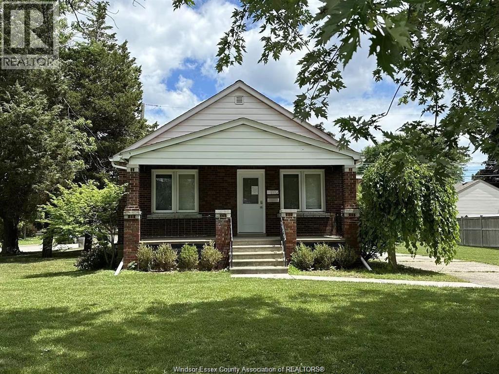 MLS# 26023025: 1112 EASTLAWN AVENUE, Windsor, Canada