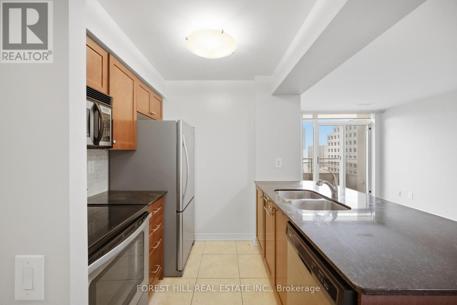 1404 - 60 St Clair Avenue W, Toronto, Ontario  M4V 1M1 - Photo 11 - C13803712
