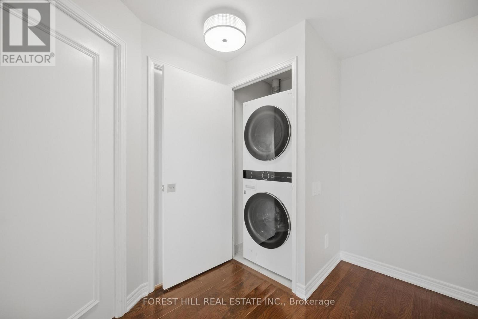 1404 - 60 St Clair Avenue W, Toronto, Ontario  M4V 1M1 - Photo 18 - C13803712
