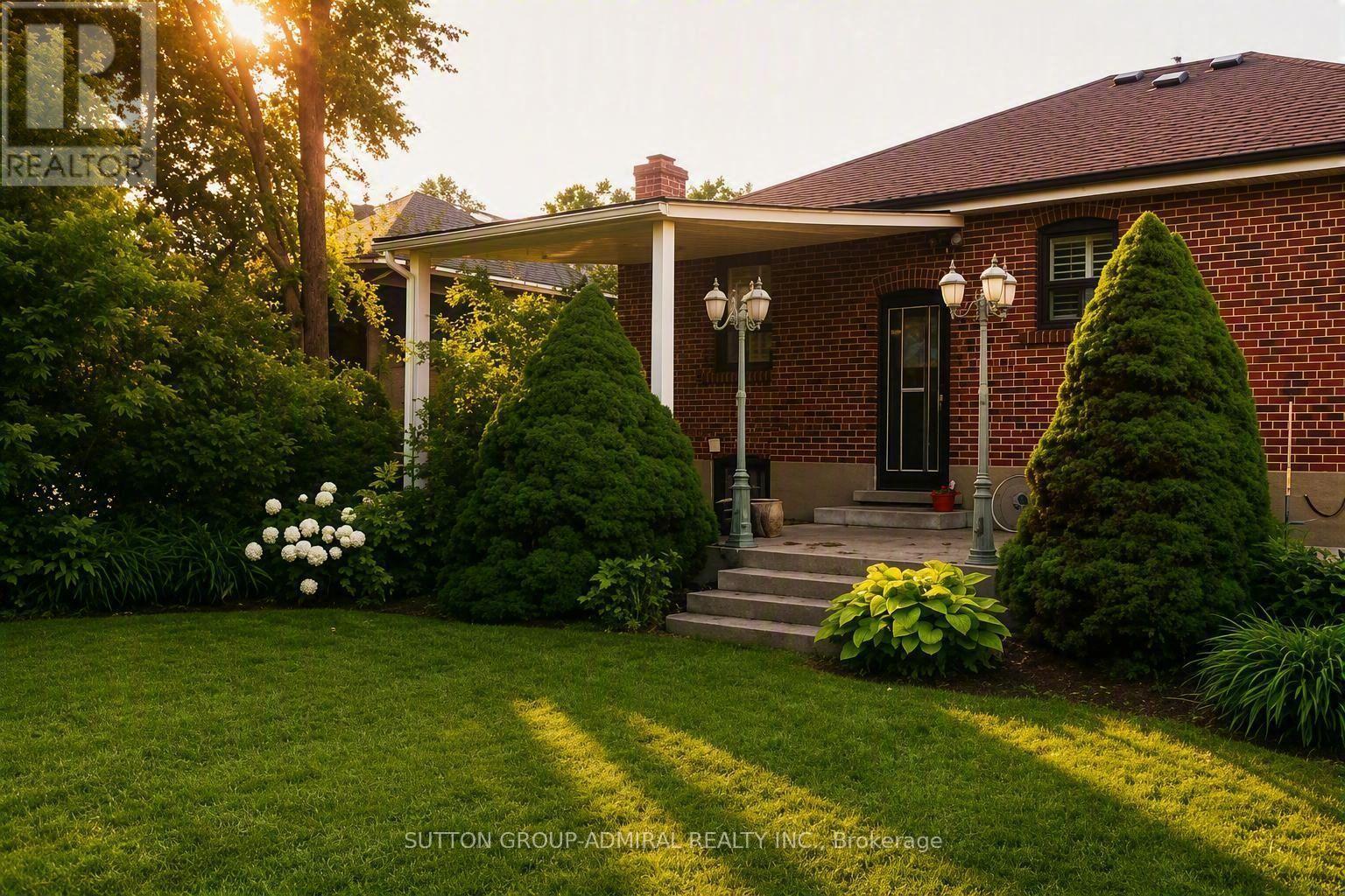 493 Hounslow Avenue, Toronto, Ontario  M2R 1J1 - Photo 2 - C13803736