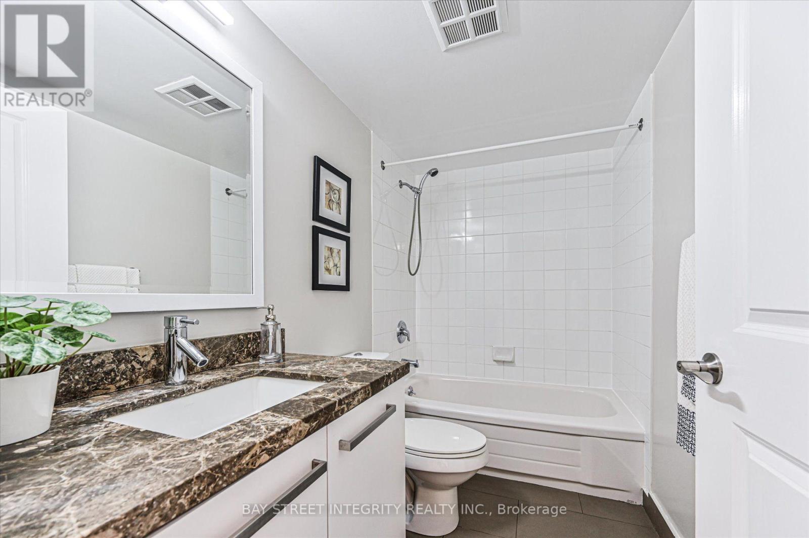 713 - 11 St Joseph Street, Toronto, Ontario  M4Y 3G4 - Photo 16 - C13803778