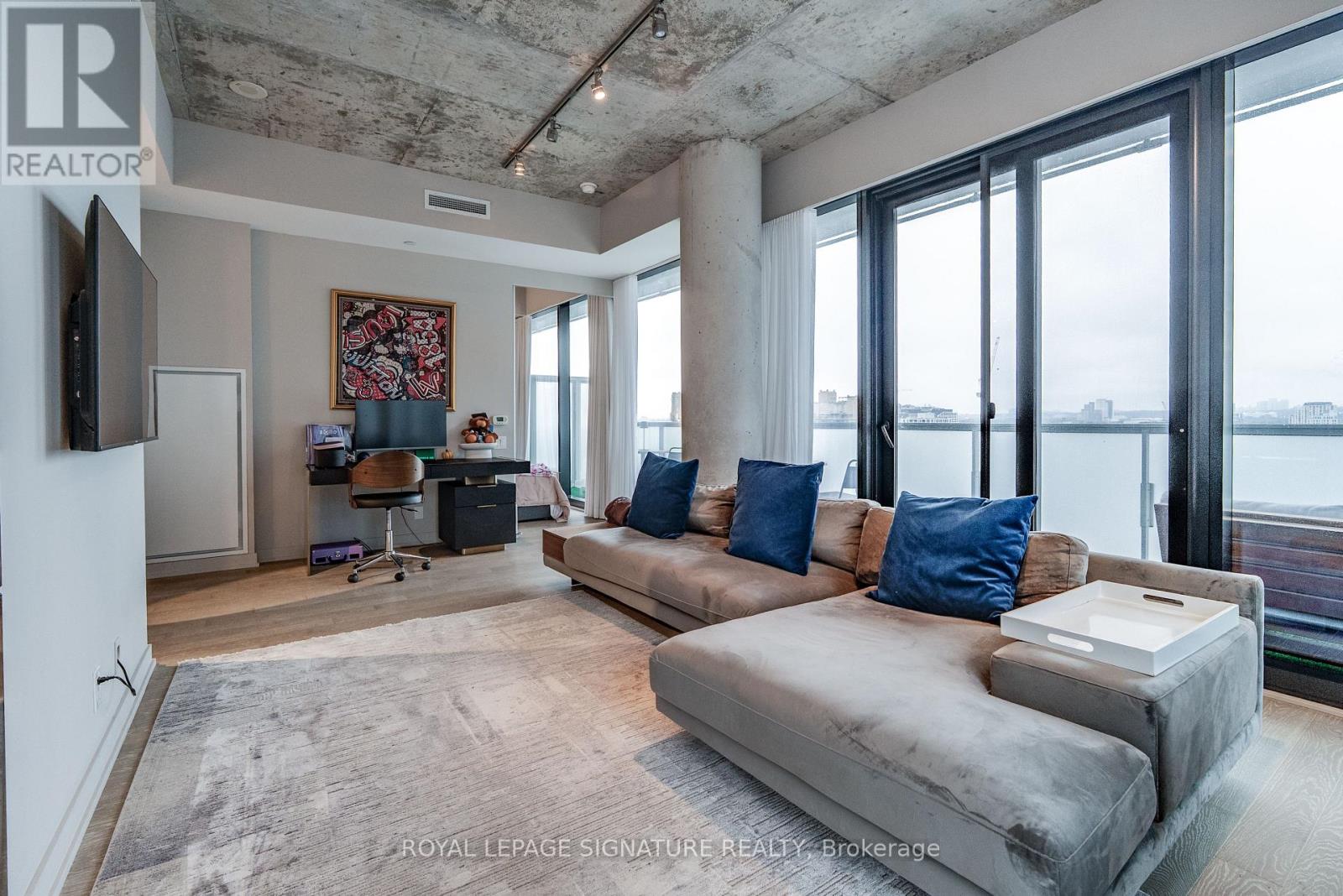 1606 - 11 Charlotte Street, Toronto, Ontario  M5V 0M6 - Photo 2 - C13803794