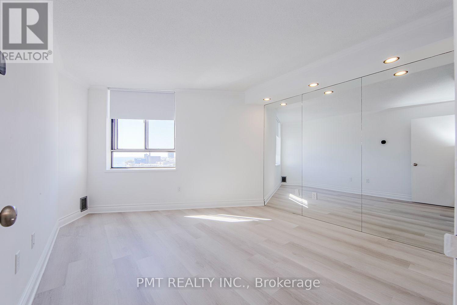 1502 - 270 Queens Quay W, Toronto, Ontario  M5J 2N4 - Photo 24 - C13803840