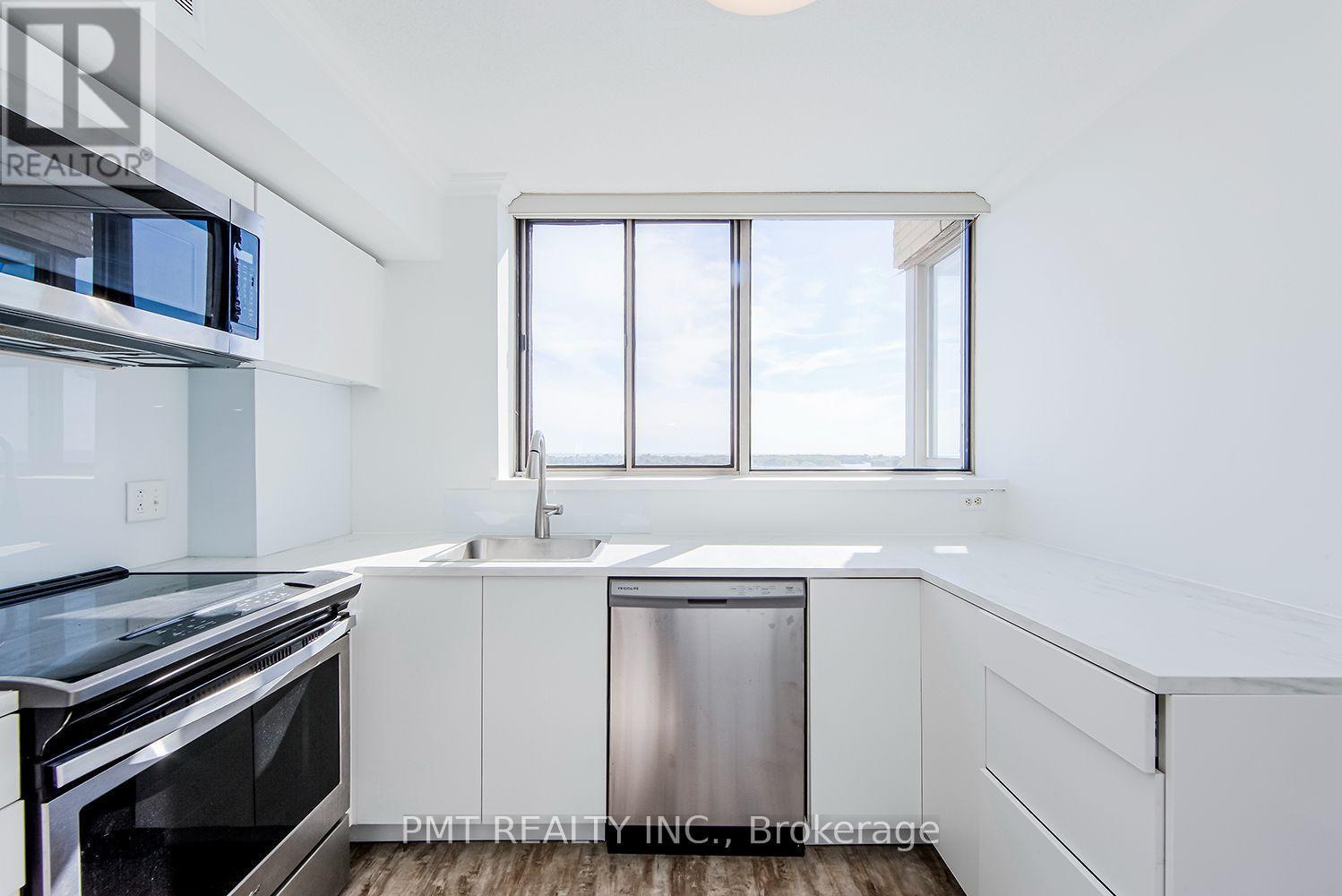 1502 - 270 Queens Quay W, Toronto, Ontario  M5J 2N4 - Photo 8 - C13803840