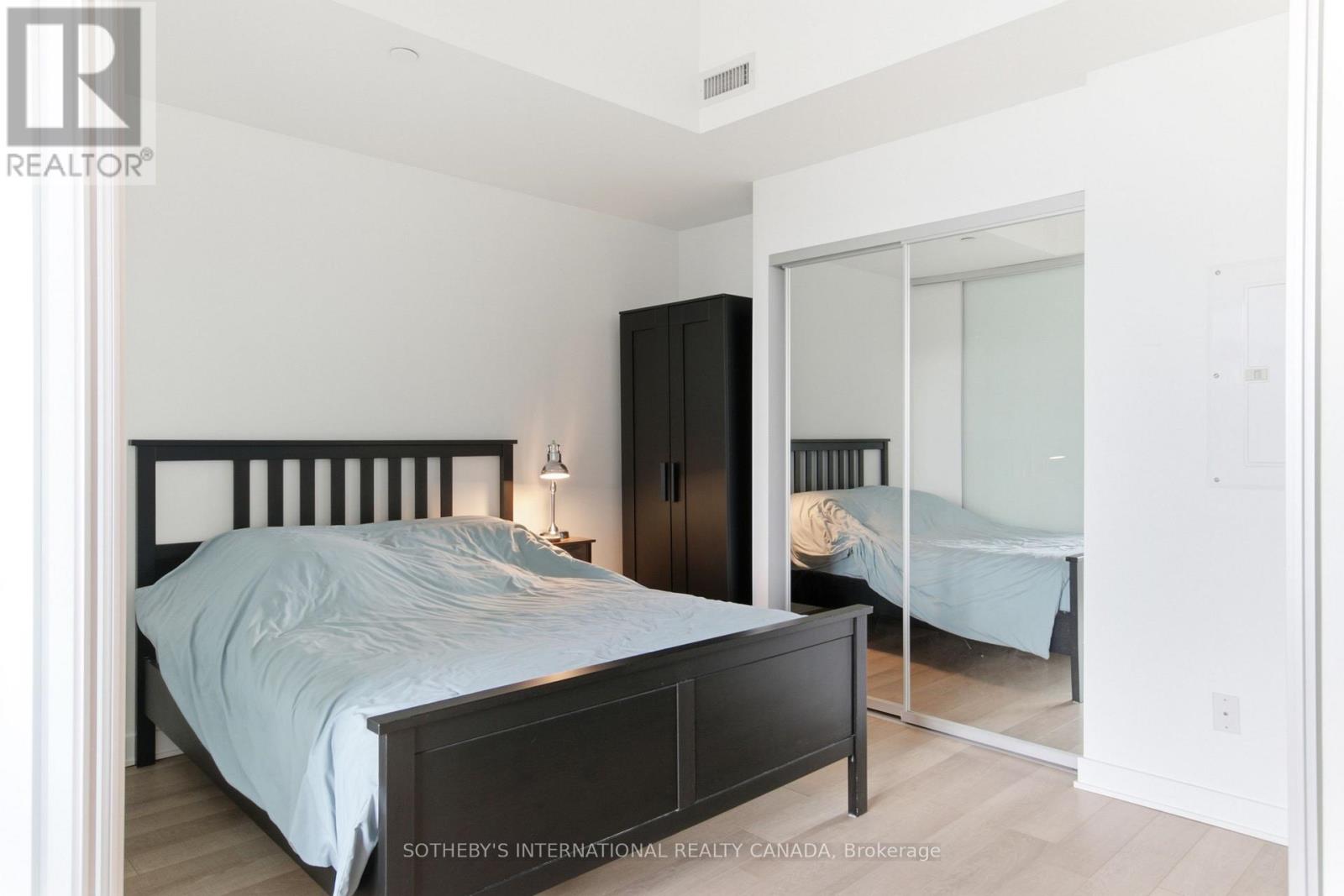 1913 - 210 Simcoe Street, Toronto, Ontario  M5T 0A9 - Photo 16 - C13803886