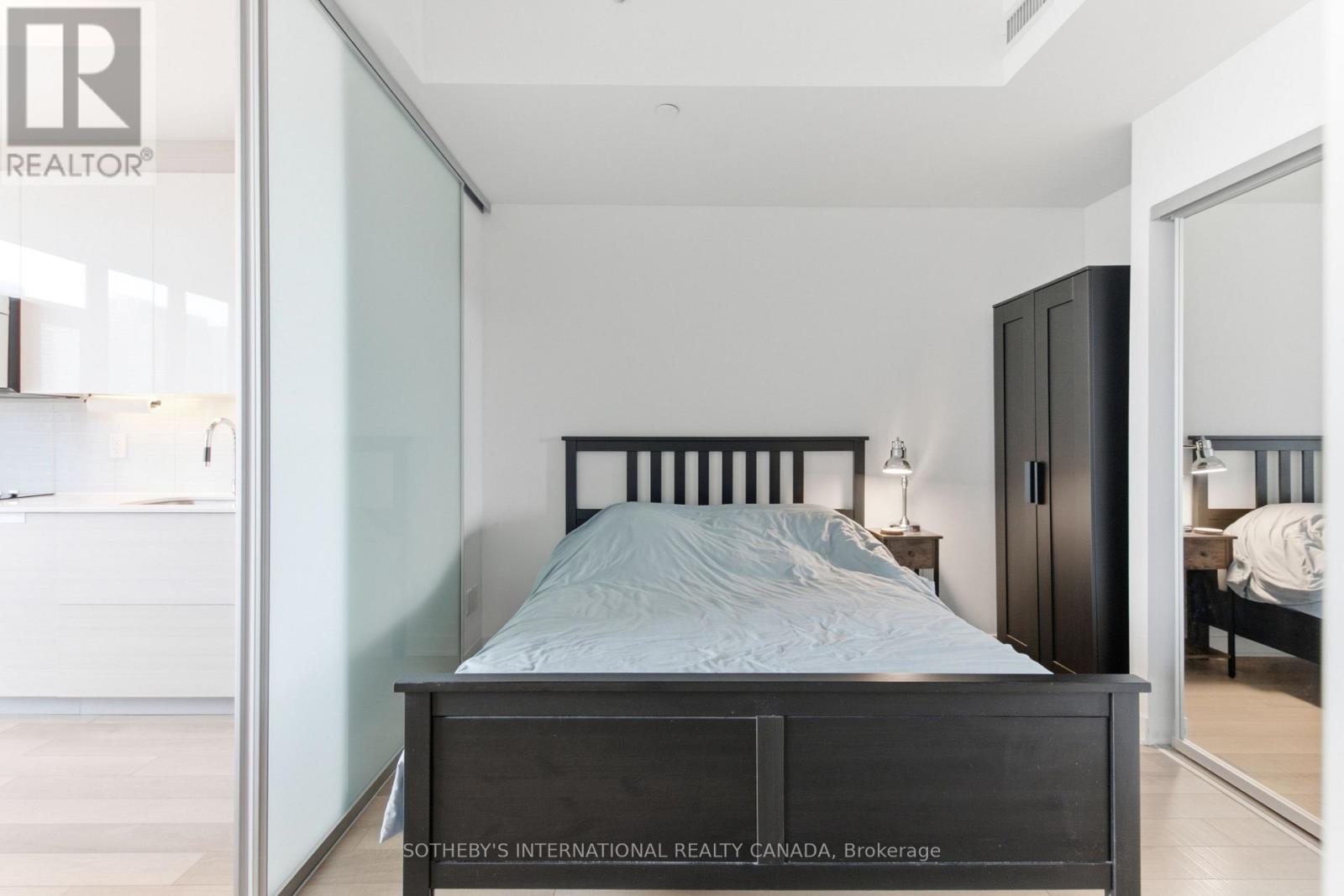1913 - 210 Simcoe Street, Toronto, Ontario  M5T 0A9 - Photo 17 - C13803886
