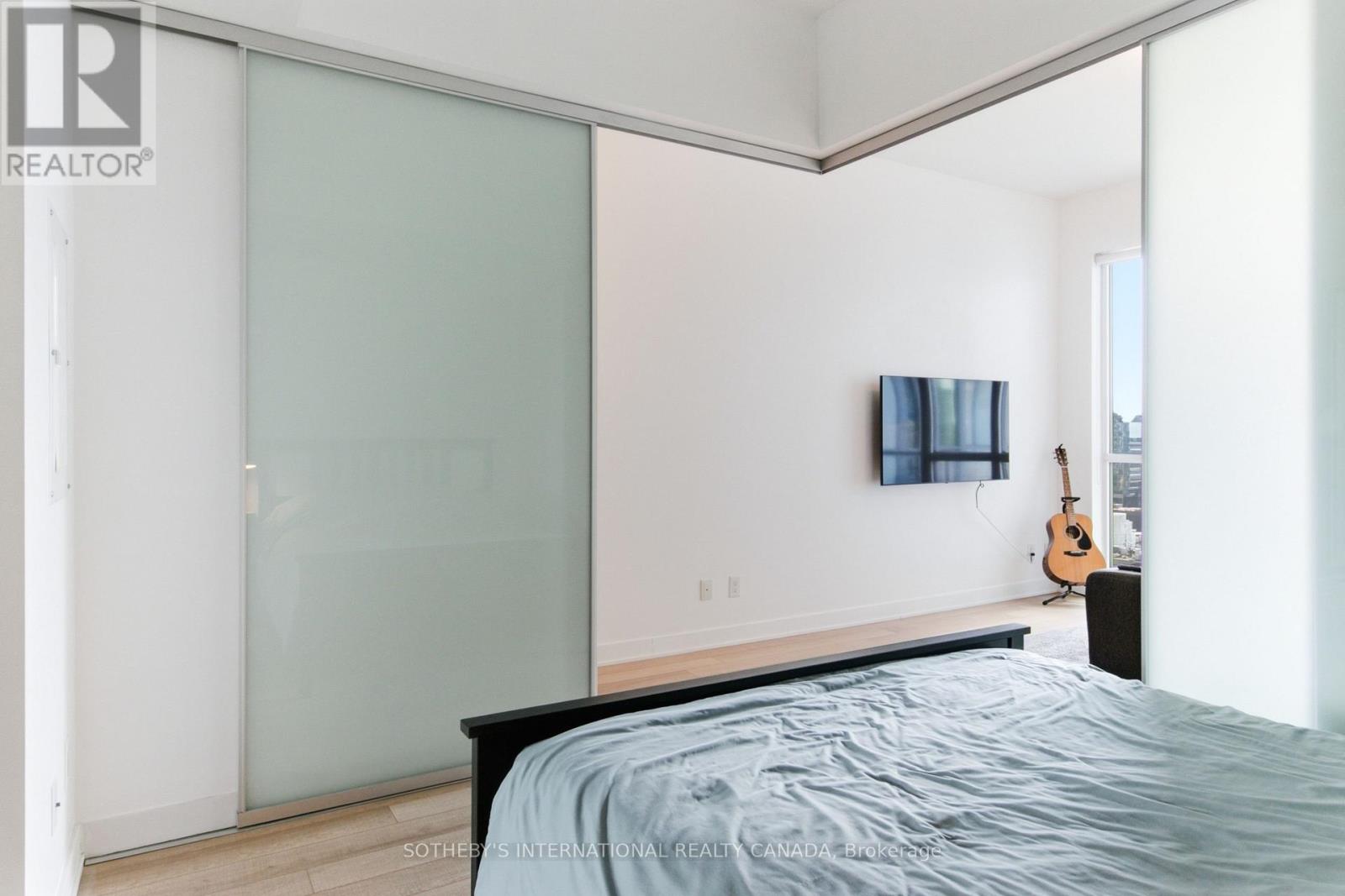 1913 - 210 Simcoe Street, Toronto, Ontario  M5T 0A9 - Photo 18 - C13803886