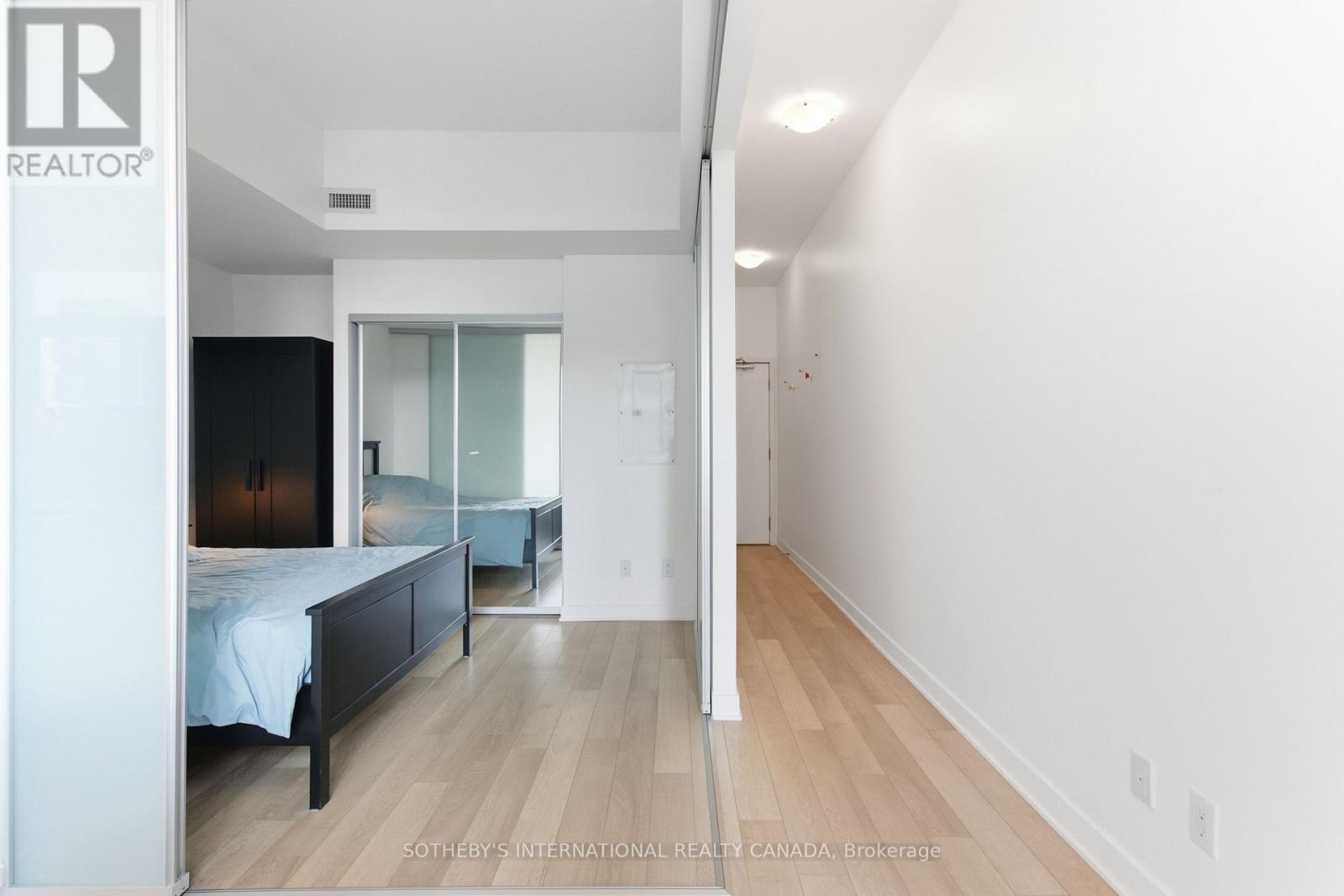 1913 - 210 Simcoe Street, Toronto, Ontario  M5T 0A9 - Photo 19 - C13803886