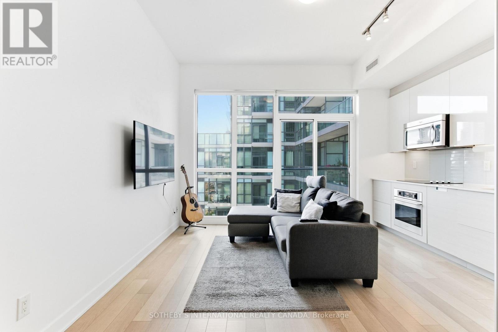 1913 - 210 Simcoe Street, Toronto, Ontario  M5T 0A9 - Photo 8 - C13803886