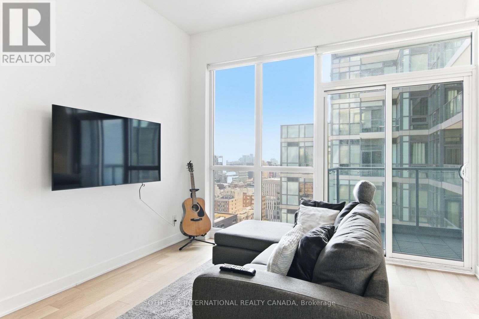 1913 - 210 Simcoe Street, Toronto, Ontario  M5T 0A9 - Photo 9 - C13803886