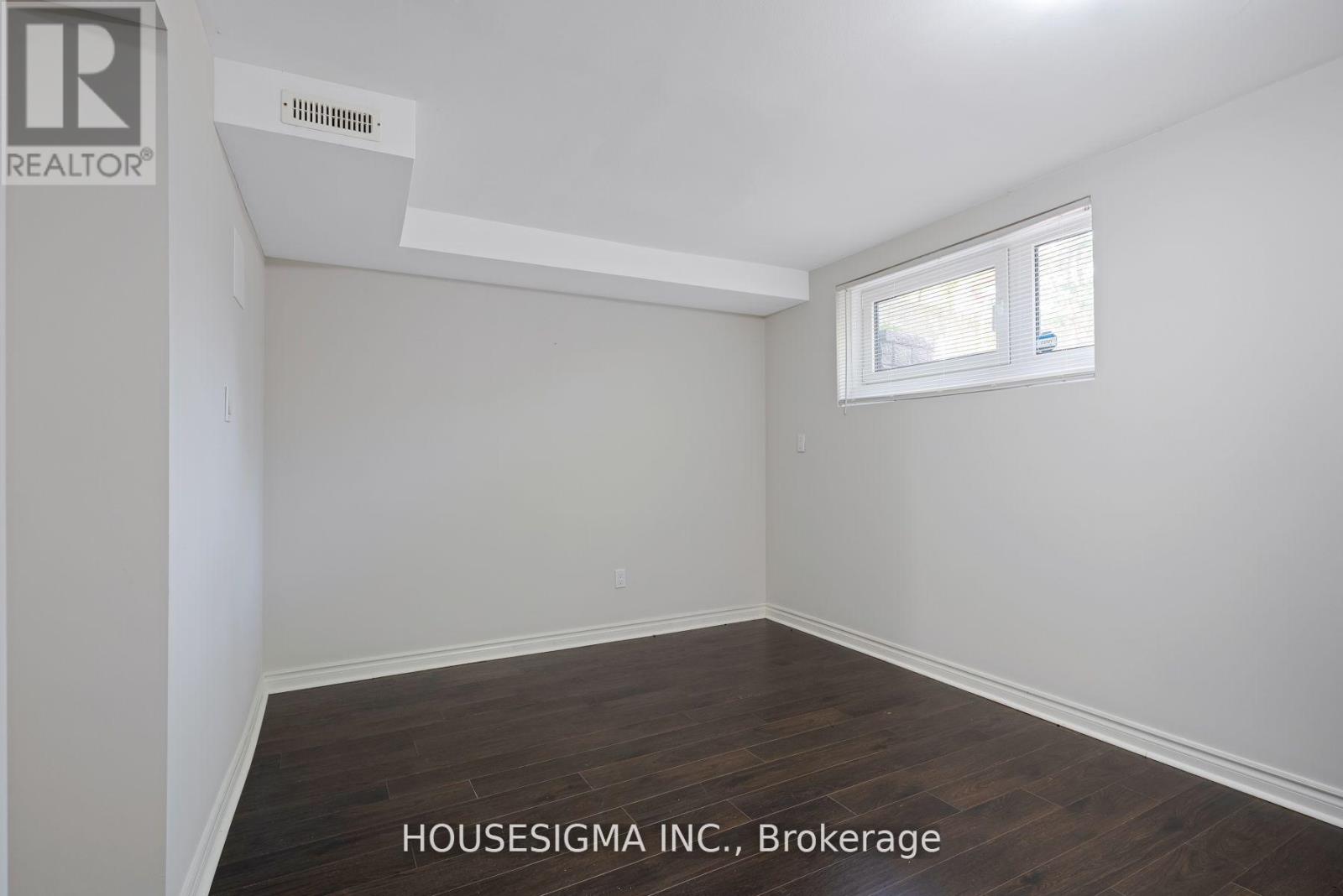 Lower - 72 Redwood Avenue, Toronto, Ontario  M4L 2S6 - Photo 12 - E13803802