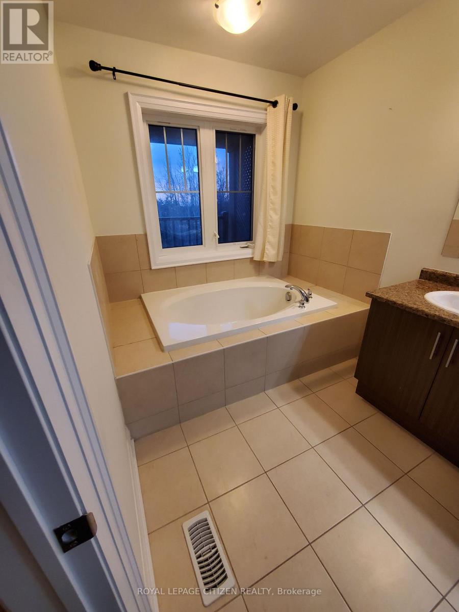 211 Symington Avenue, Oshawa, Ontario  L1L 0J8 - Photo 12 - E13803838