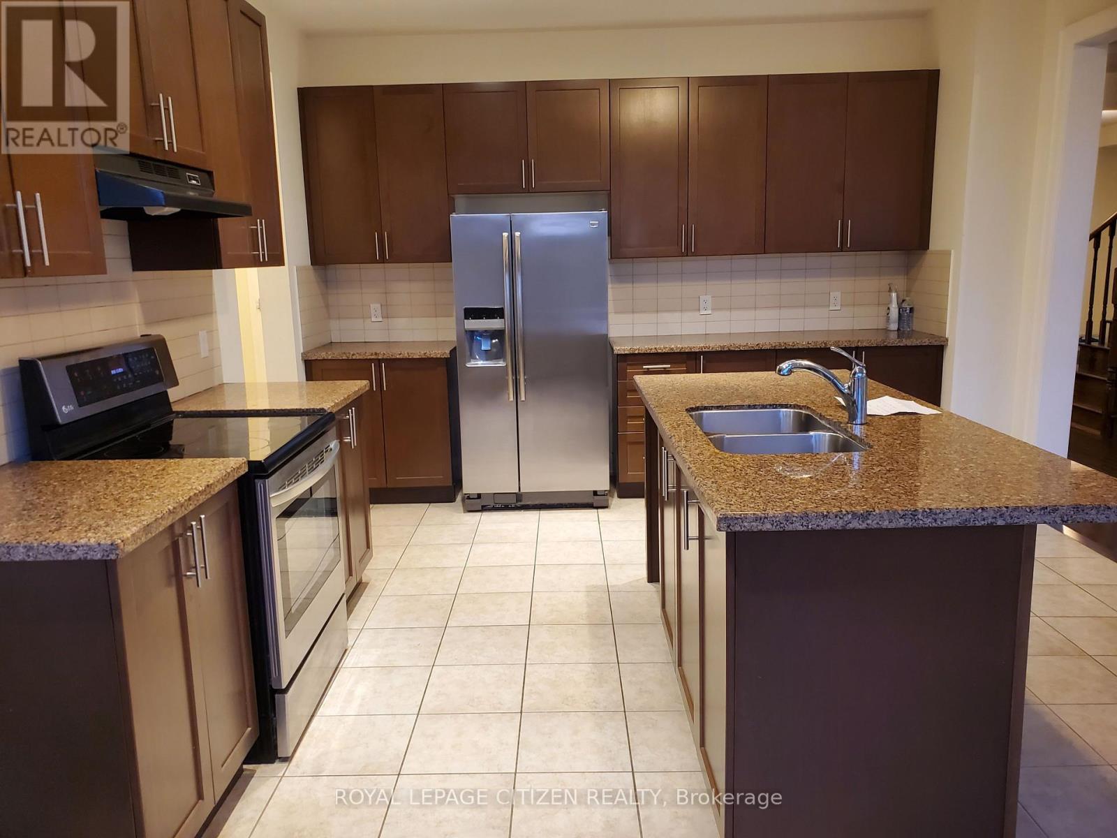 211 Symington Avenue, Oshawa, Ontario  L1L 0J8 - Photo 5 - E13803838