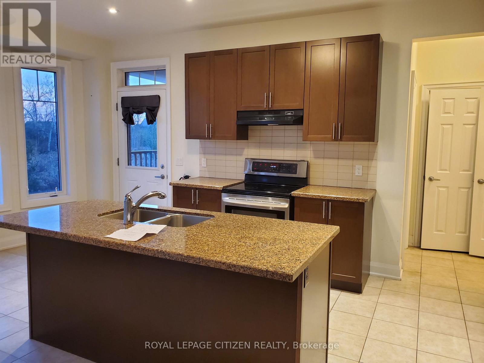 211 Symington Avenue, Oshawa, Ontario  L1L 0J8 - Photo 6 - E13803838