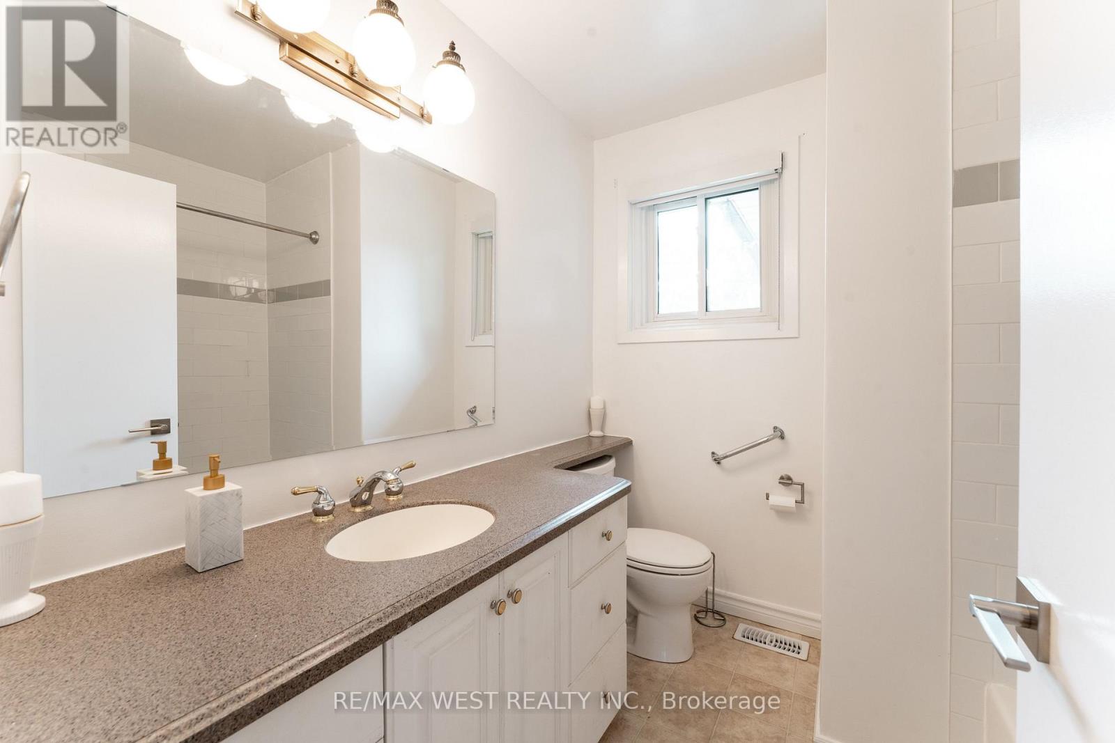 203 Lupin Drive, Whitby, Ontario  L1N 1Y2 - Photo 17 - E13803866