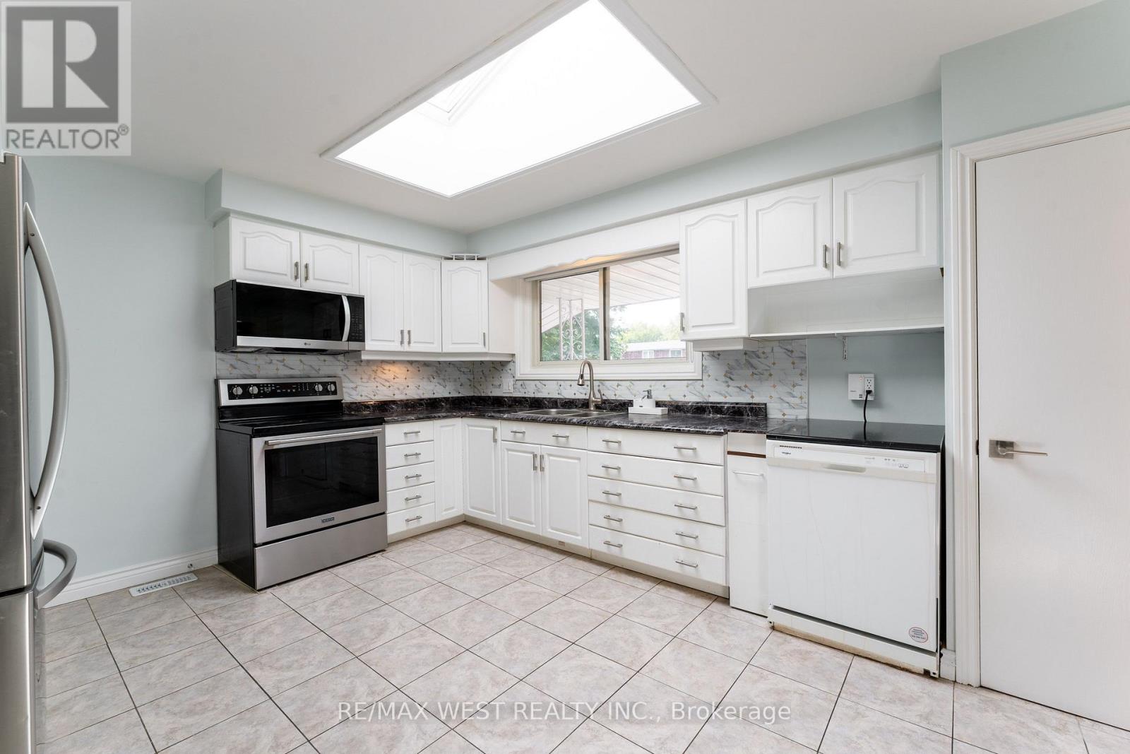 203 Lupin Drive, Whitby, Ontario  L1N 1Y2 - Photo 24 - E13803866