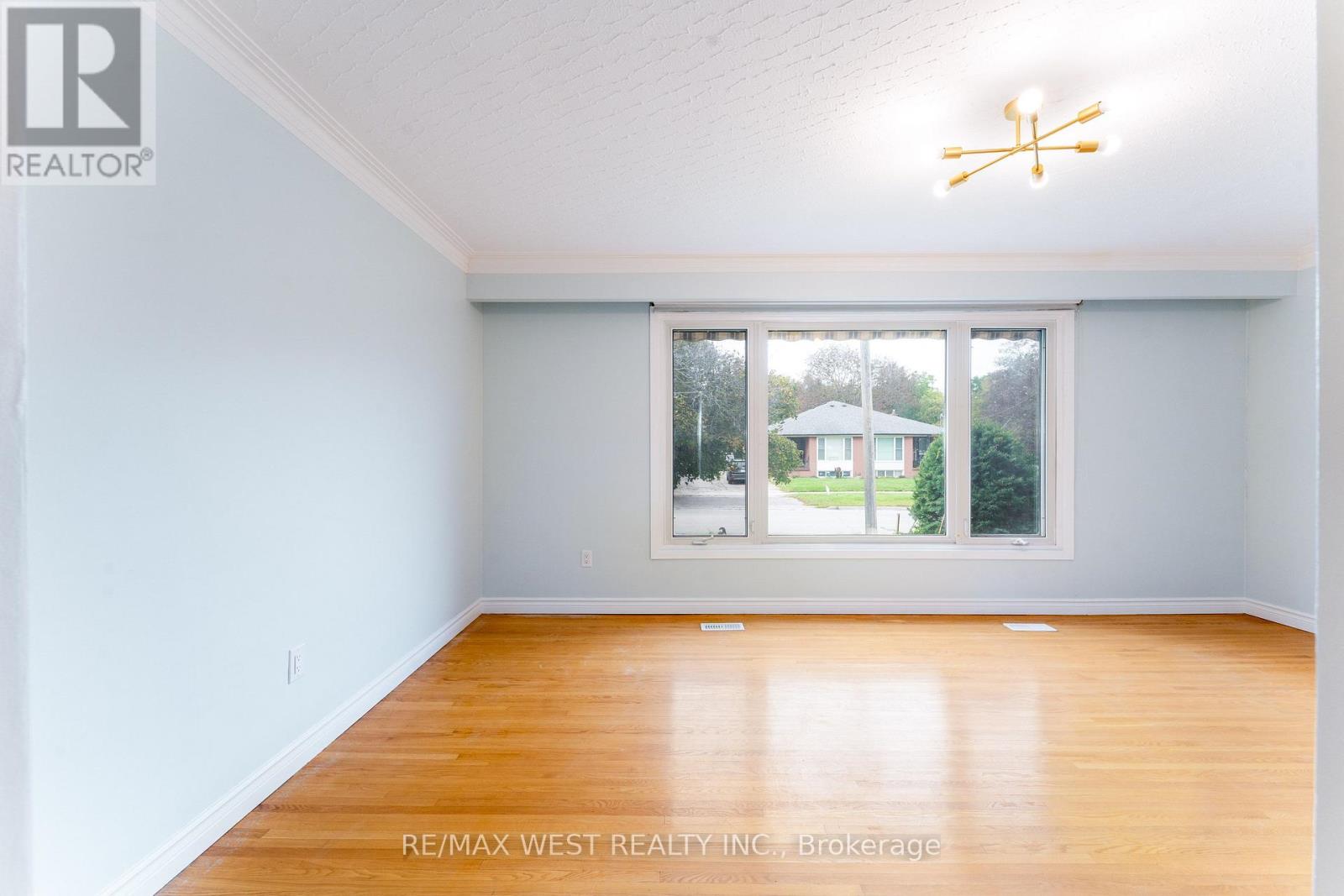 203 Lupin Drive, Whitby, Ontario  L1N 1Y2 - Photo 8 - E13803866