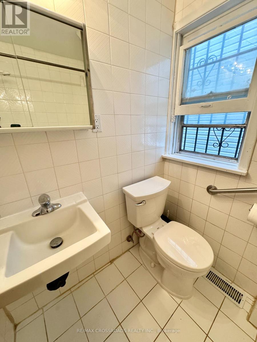 287 Greenwood Avenue, Toronto, Ontario  M4L 2R6 - Photo 13 - E13803890