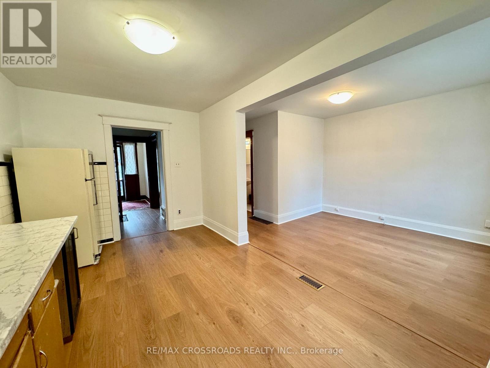 287 Greenwood Avenue, Toronto, Ontario  M4L 2R6 - Photo 8 - E13803890
