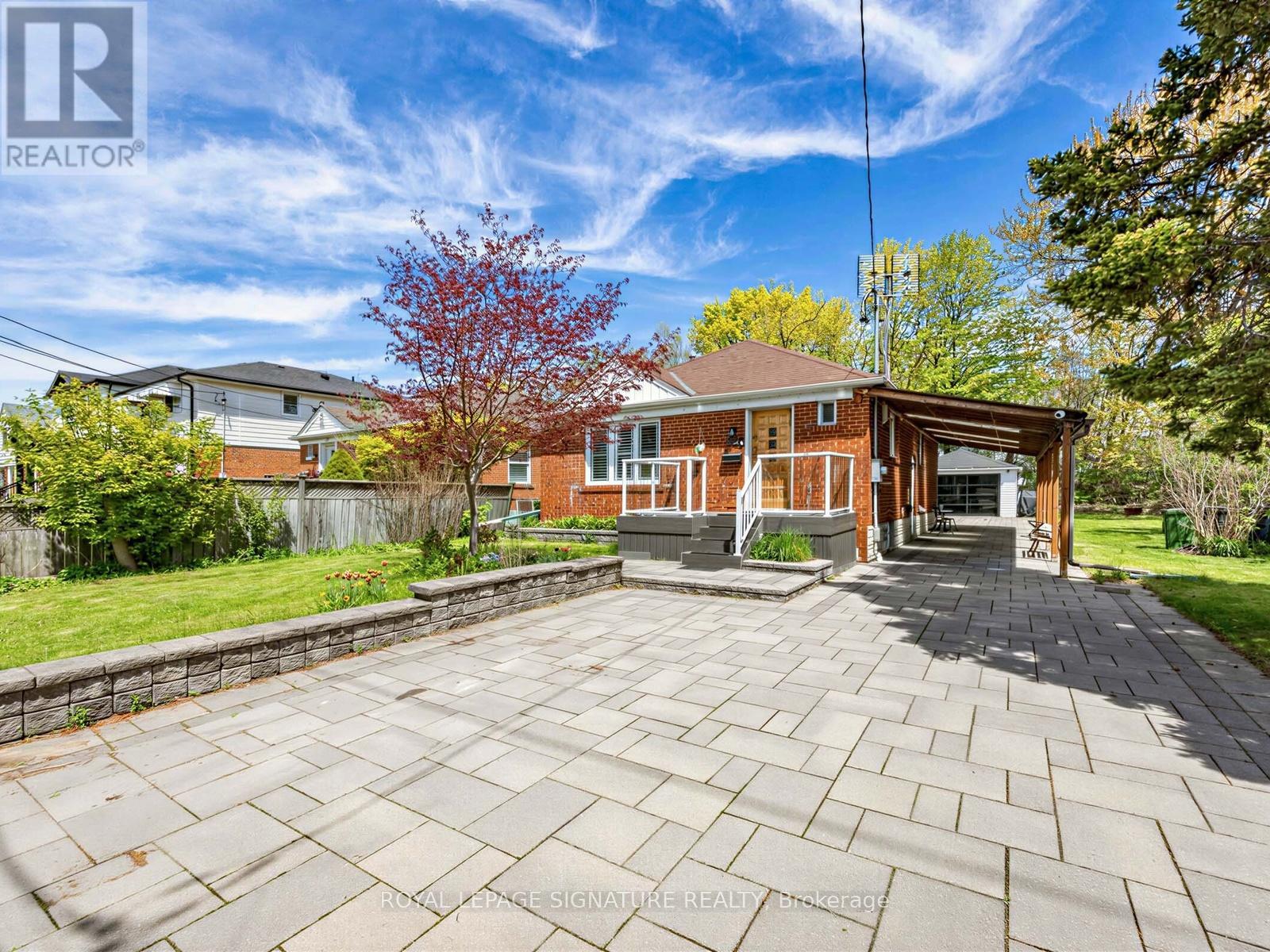 67 ELLINGTON DRIVE, Toronto, Ontario