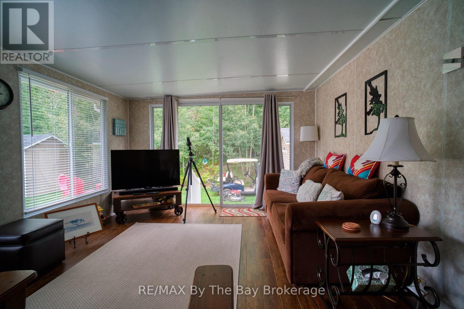 107 Madawaska Trail, Wasaga Beach, Ontario  L9Z 1X7 - Photo 11 - S13803876