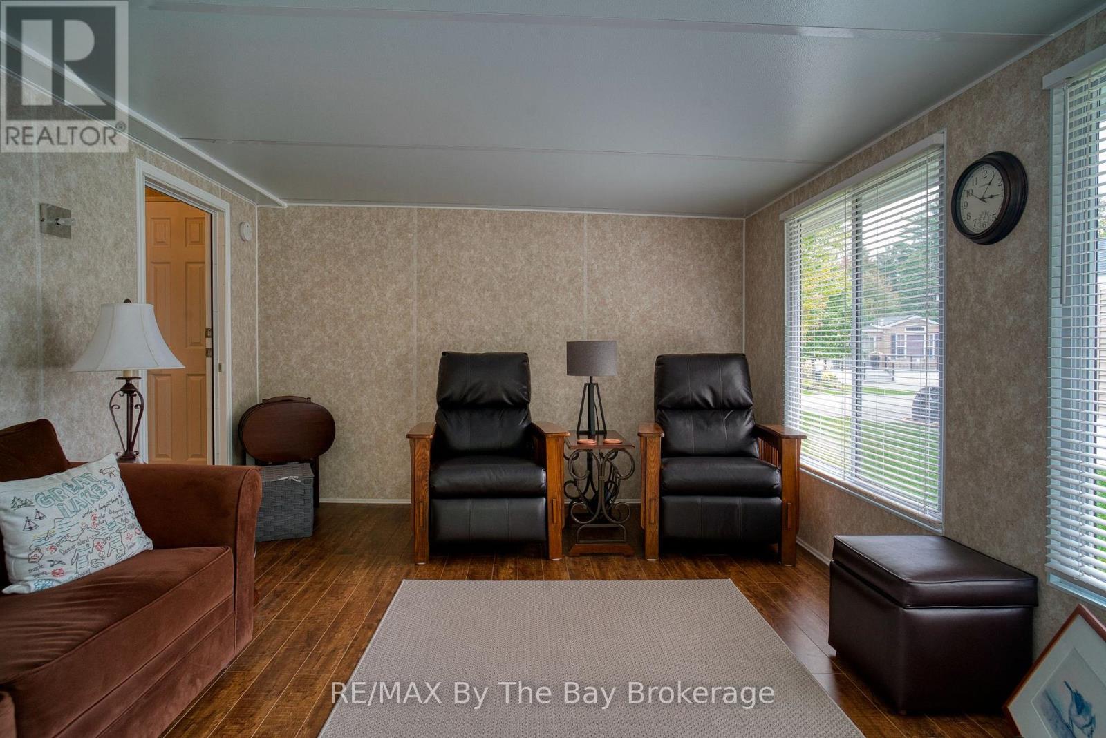 107 Madawaska Trail, Wasaga Beach, Ontario  L9Z 1X7 - Photo 12 - S13803876