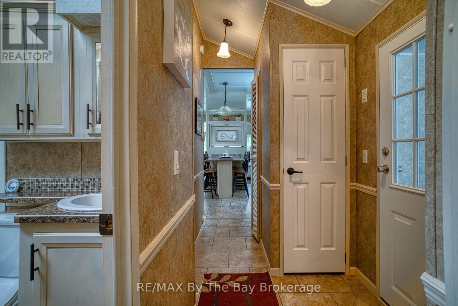 107 Madawaska Trail, Wasaga Beach, Ontario  L9Z 1X7 - Photo 19 - S13803876