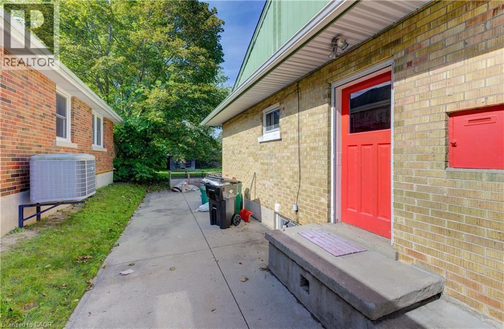 49 Dietz Avenue S, Waterloo, Ontario  N2L 2J8 - Photo 23 - 40862910