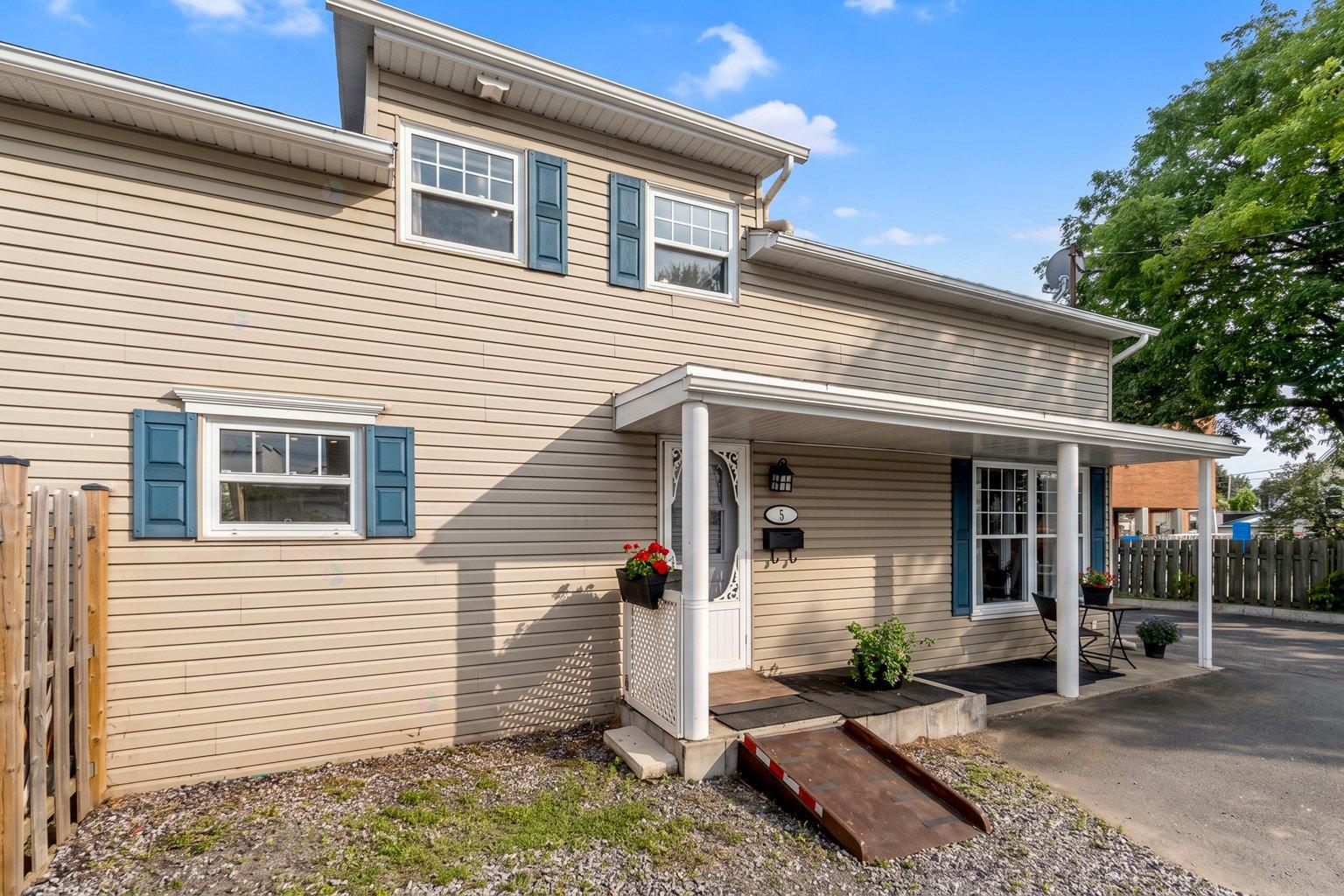 5 Rue Chapdelaine Sorel-Tracy Quebec Canada J3P3T2 3