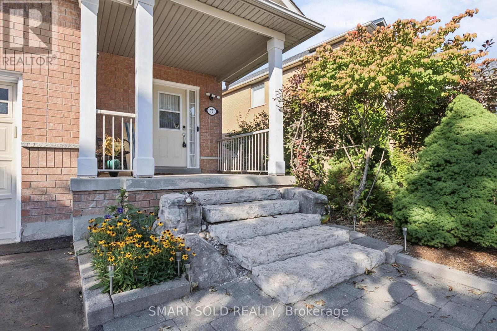 75 Rideau Drive, Richmond Hill, Ontario  L4B 4P1 - Photo 3 - N13800548