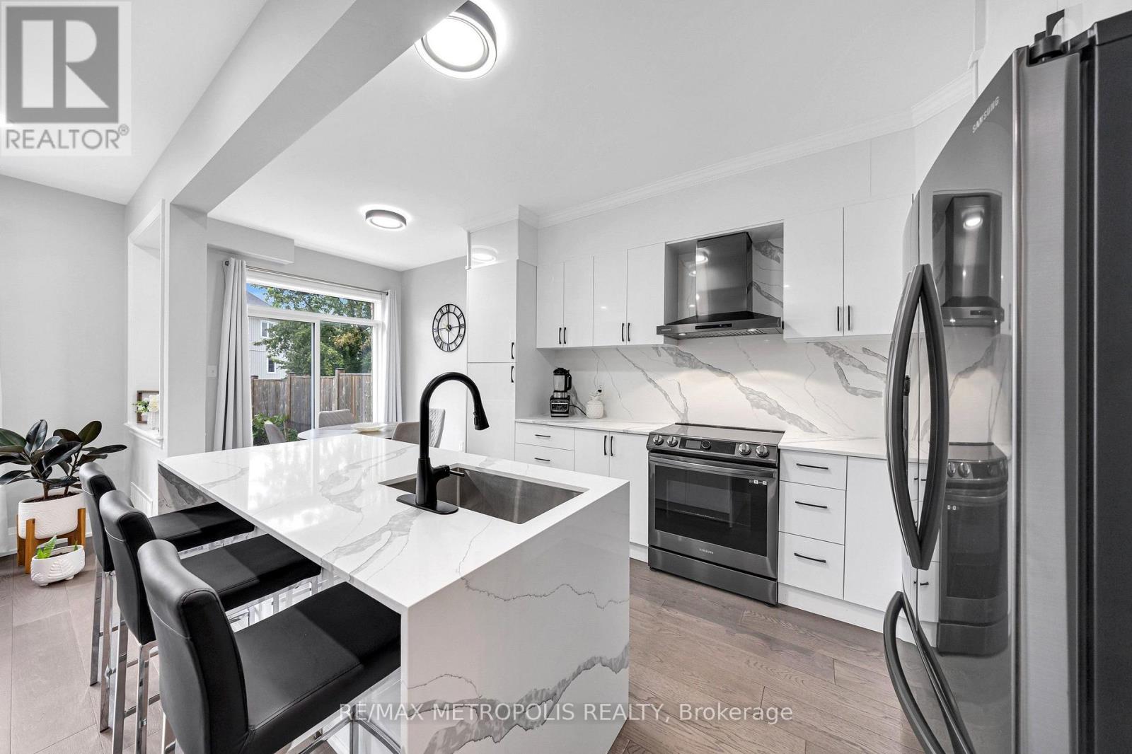 93 Blanchard Crescent, Essa (Angus), Ontario  L0M 1B5 - Photo 11 - N13803634
