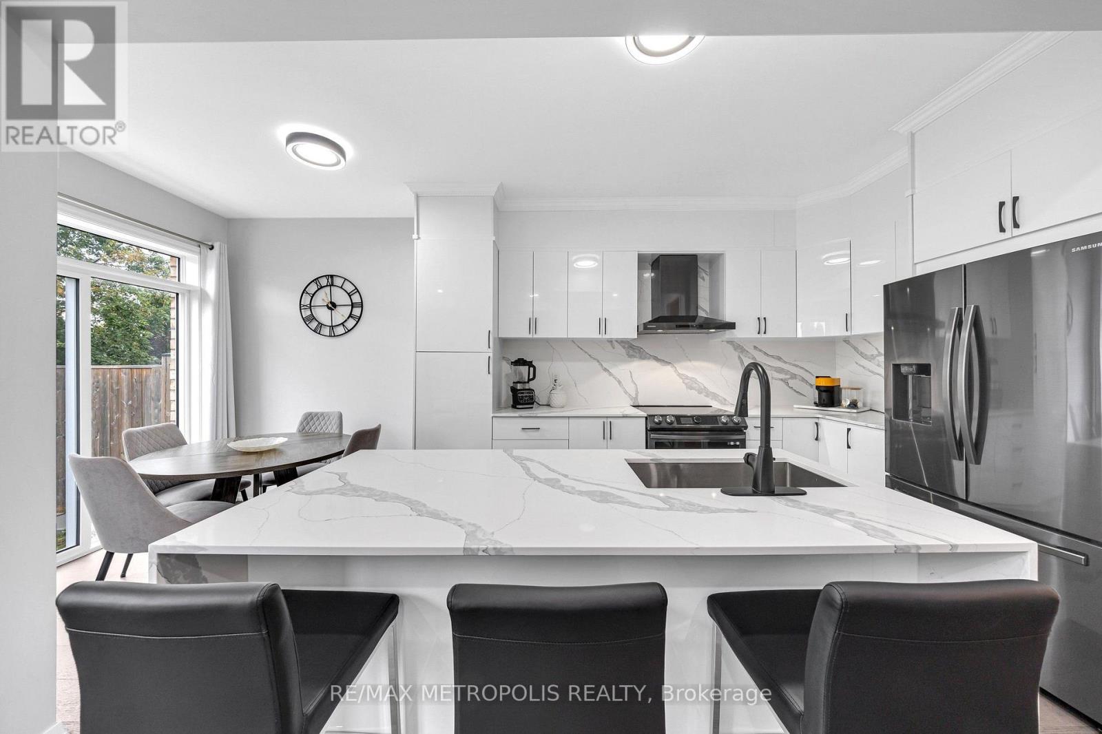 93 Blanchard Crescent, Essa (Angus), Ontario  L0M 1B5 - Photo 12 - N13803634