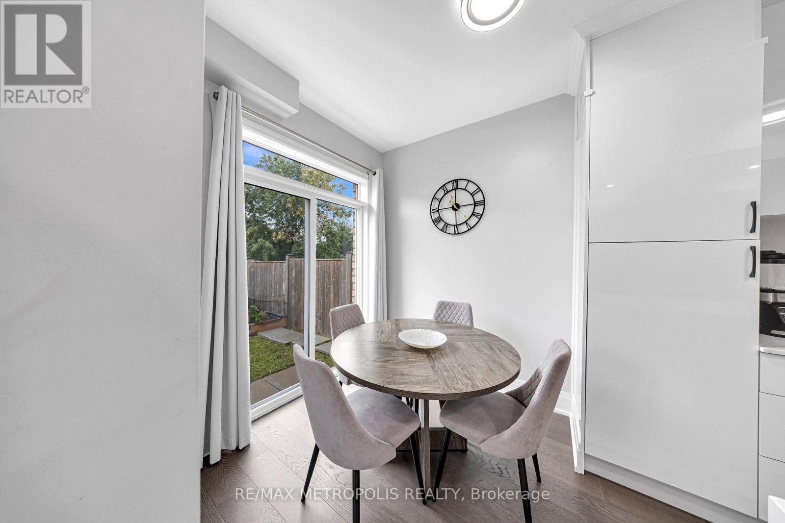 93 Blanchard Crescent, Essa (Angus), Ontario  L0M 1B5 - Photo 14 - N13803634