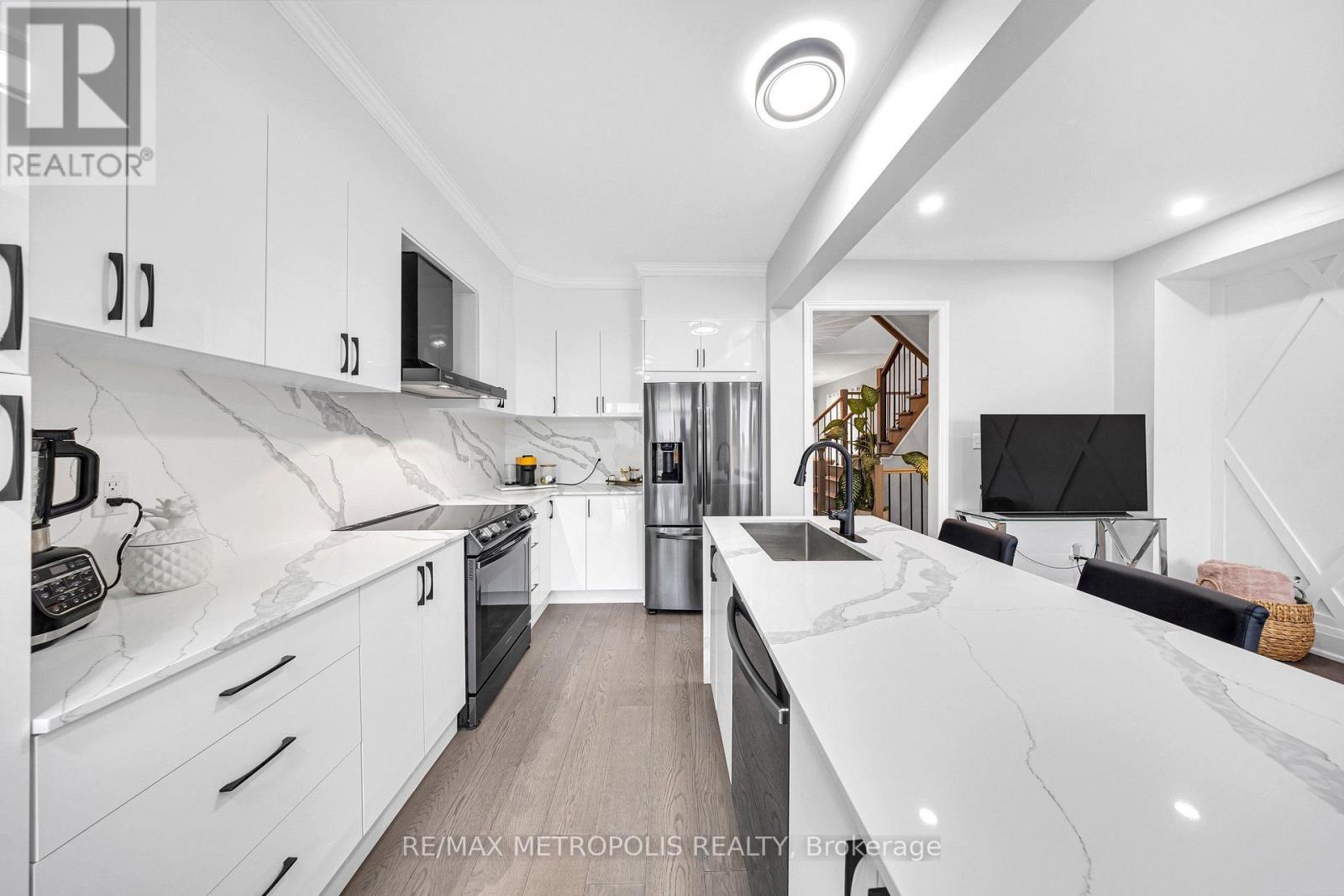 93 Blanchard Crescent, Essa (Angus), Ontario  L0M 1B5 - Photo 15 - N13803634