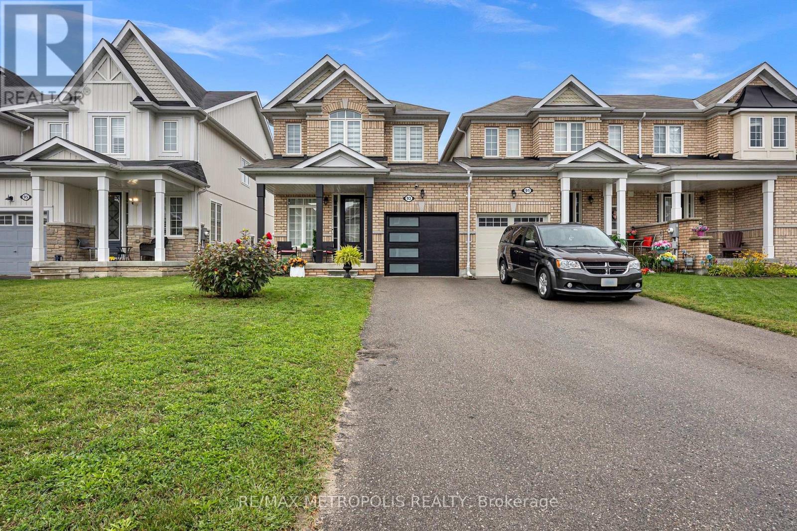 93 Blanchard Crescent, Essa (Angus), Ontario  L0M 1B5 - Photo 2 - N13803634