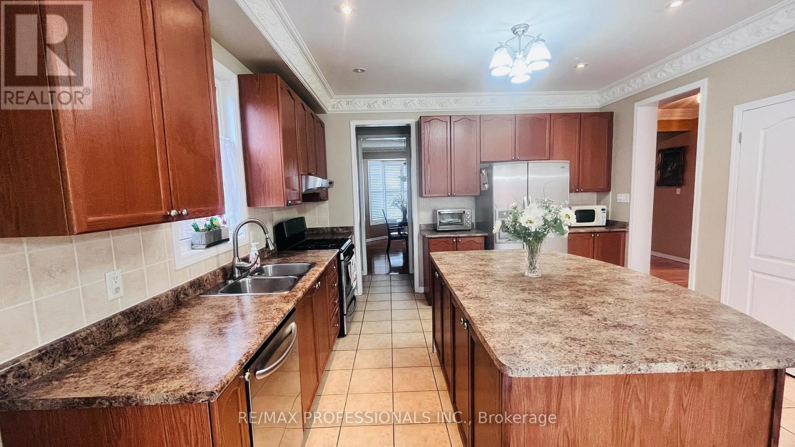 49 Colchester Street, Markham, Ontario  L6B 1K3 - Photo 15 - N13803808