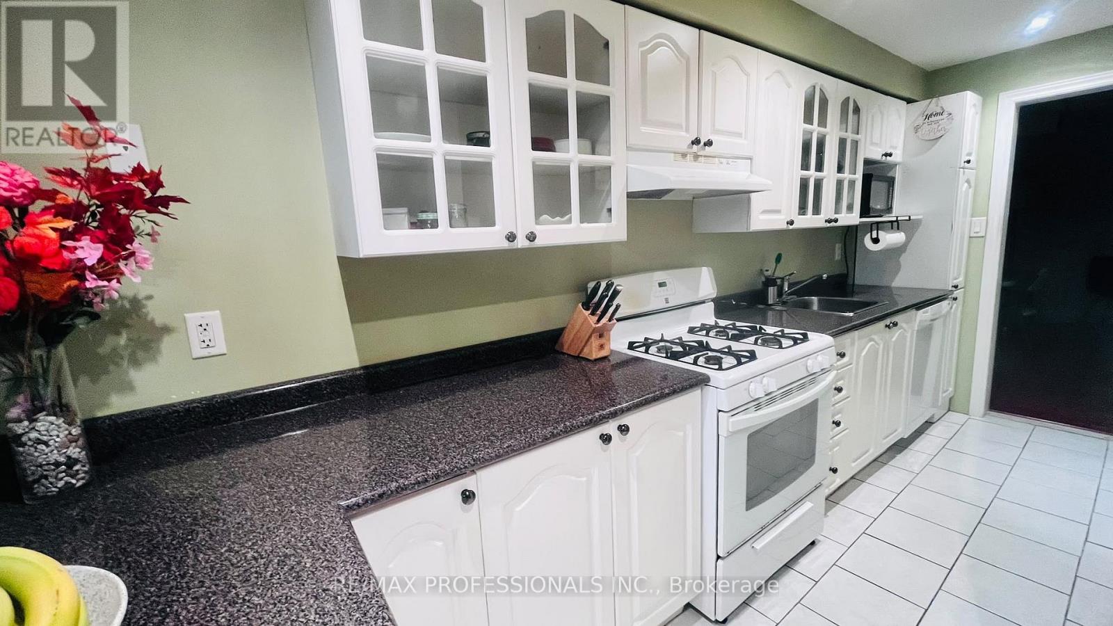 49 Colchester Street, Markham, Ontario  L6B 1K3 - Photo 18 - N13803808