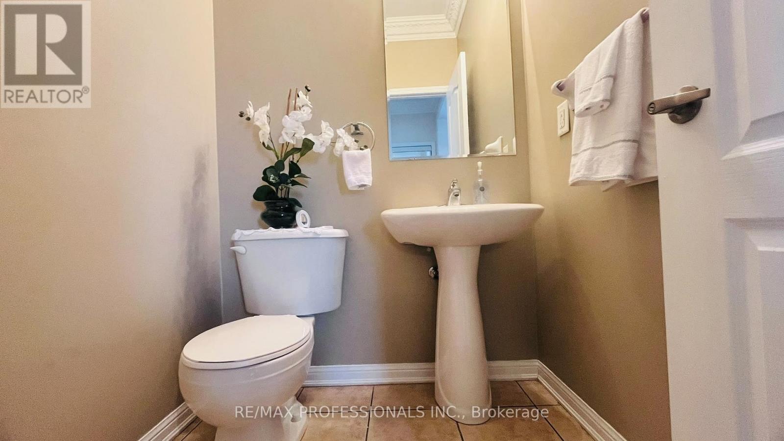49 Colchester Street, Markham, Ontario  L6B 1K3 - Photo 37 - N13803808