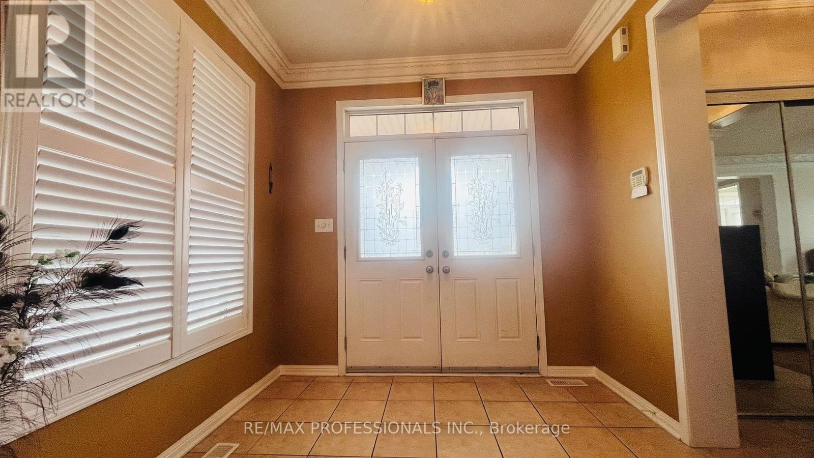 49 Colchester Street, Markham, Ontario  L6B 1K3 - Photo 5 - N13803808