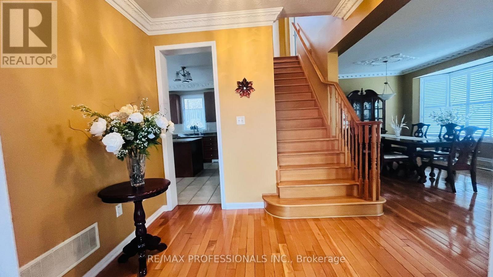 49 Colchester Street, Markham, Ontario  L6B 1K3 - Photo 6 - N13803808