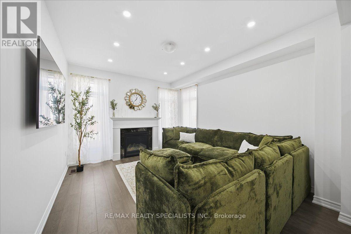 90 Ferragine Crescent, Bradford West Gwillimbury (Bradford), Ontario  L3Z 4K2 - Photo 24 - N13803850