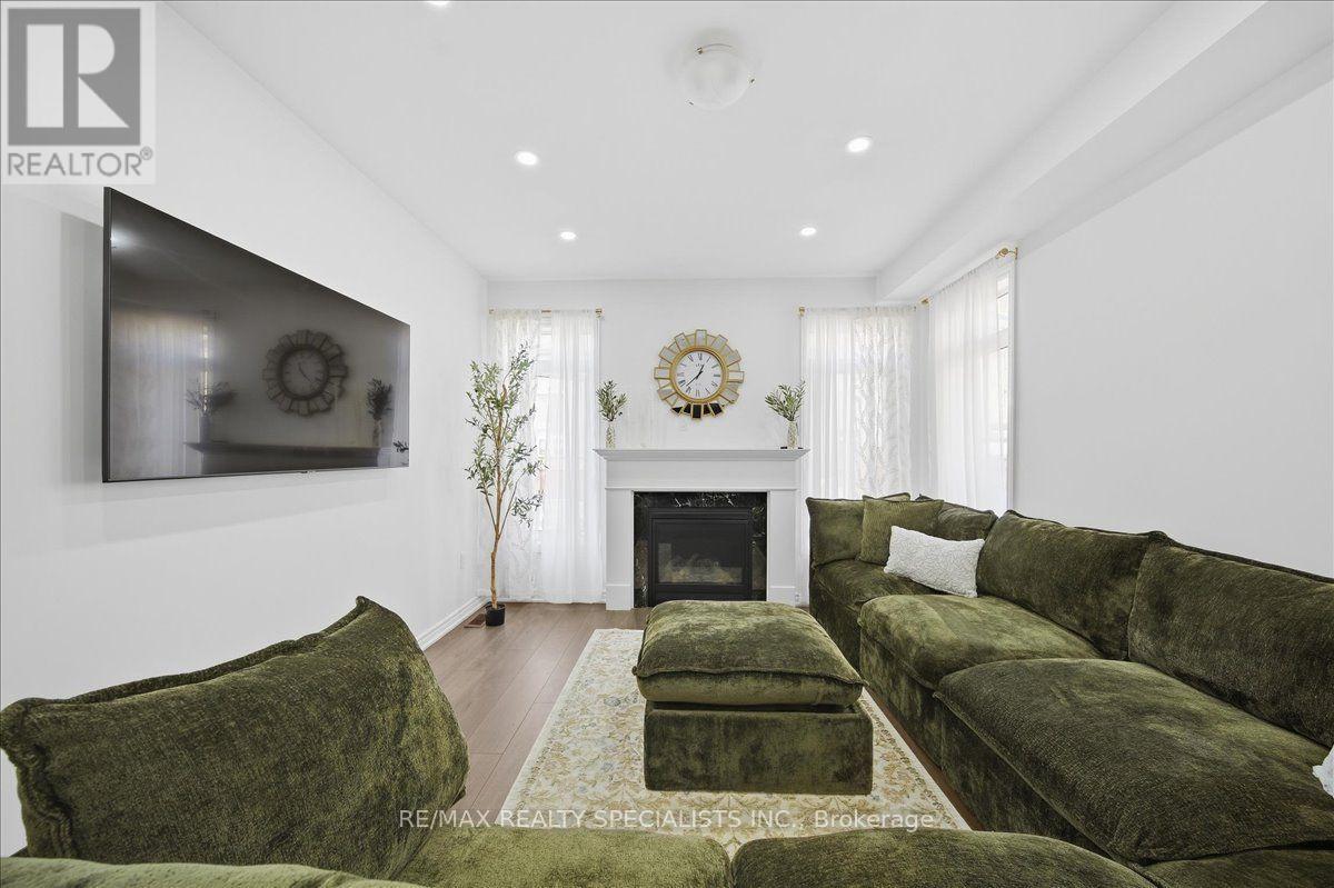 90 Ferragine Crescent, Bradford West Gwillimbury (Bradford), Ontario  L3Z 4K2 - Photo 25 - N13803850