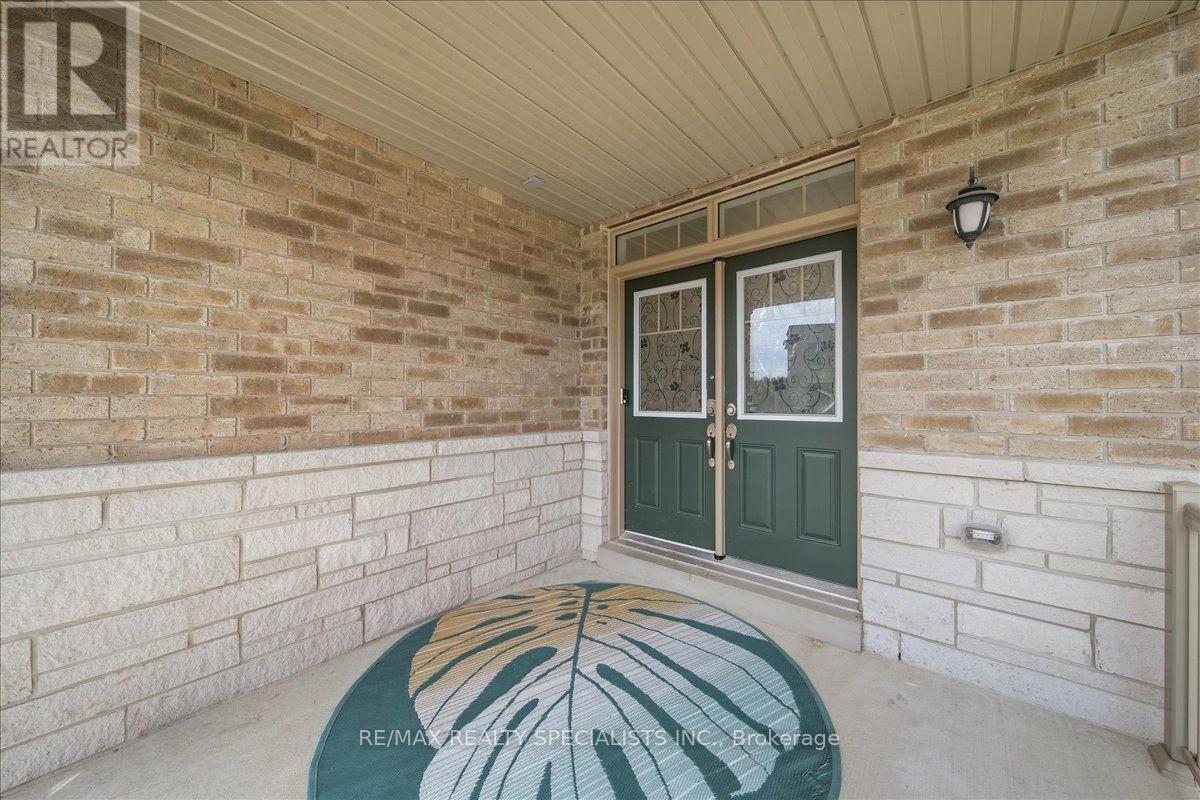 90 Ferragine Crescent, Bradford West Gwillimbury (Bradford), Ontario  L3Z 4K2 - Photo 3 - N13803850