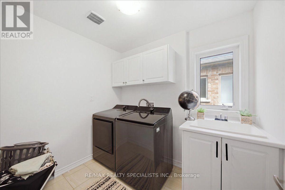 90 Ferragine Crescent, Bradford West Gwillimbury (Bradford), Ontario  L3Z 4K2 - Photo 35 - N13803850