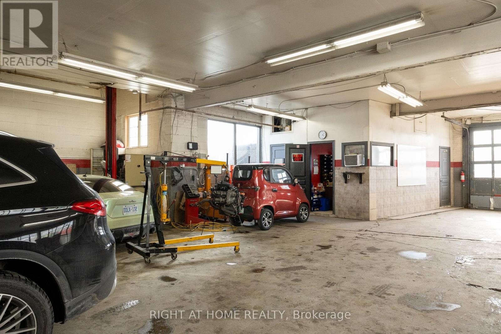 393 Weston Road, Toronto, Ontario  M6N 3P7 - Photo 7 - W13803702