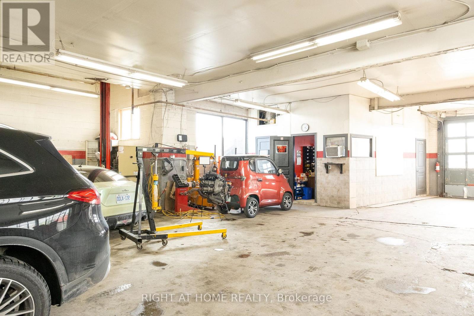 393 Weston Road, Toronto, Ontario  M6N 3P7 - Photo 8 - W13803702