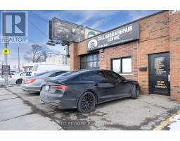 393 WESTON ROAD, Toronto, Ontario